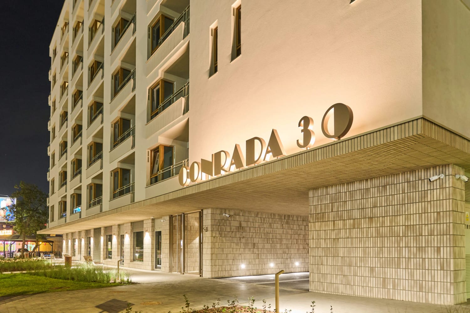 Conrada 30